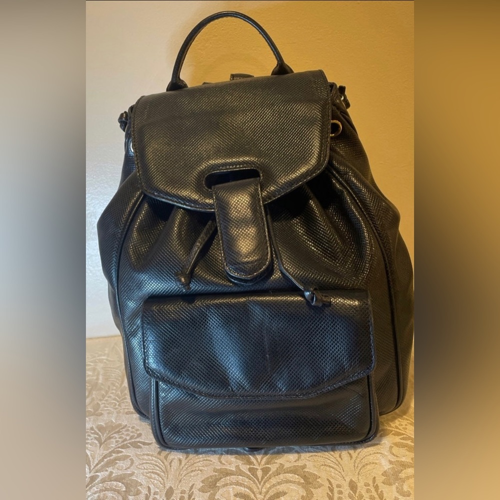 Pre-Loved Authentic Bottega Veneta Intrecciato black Leather Backpack